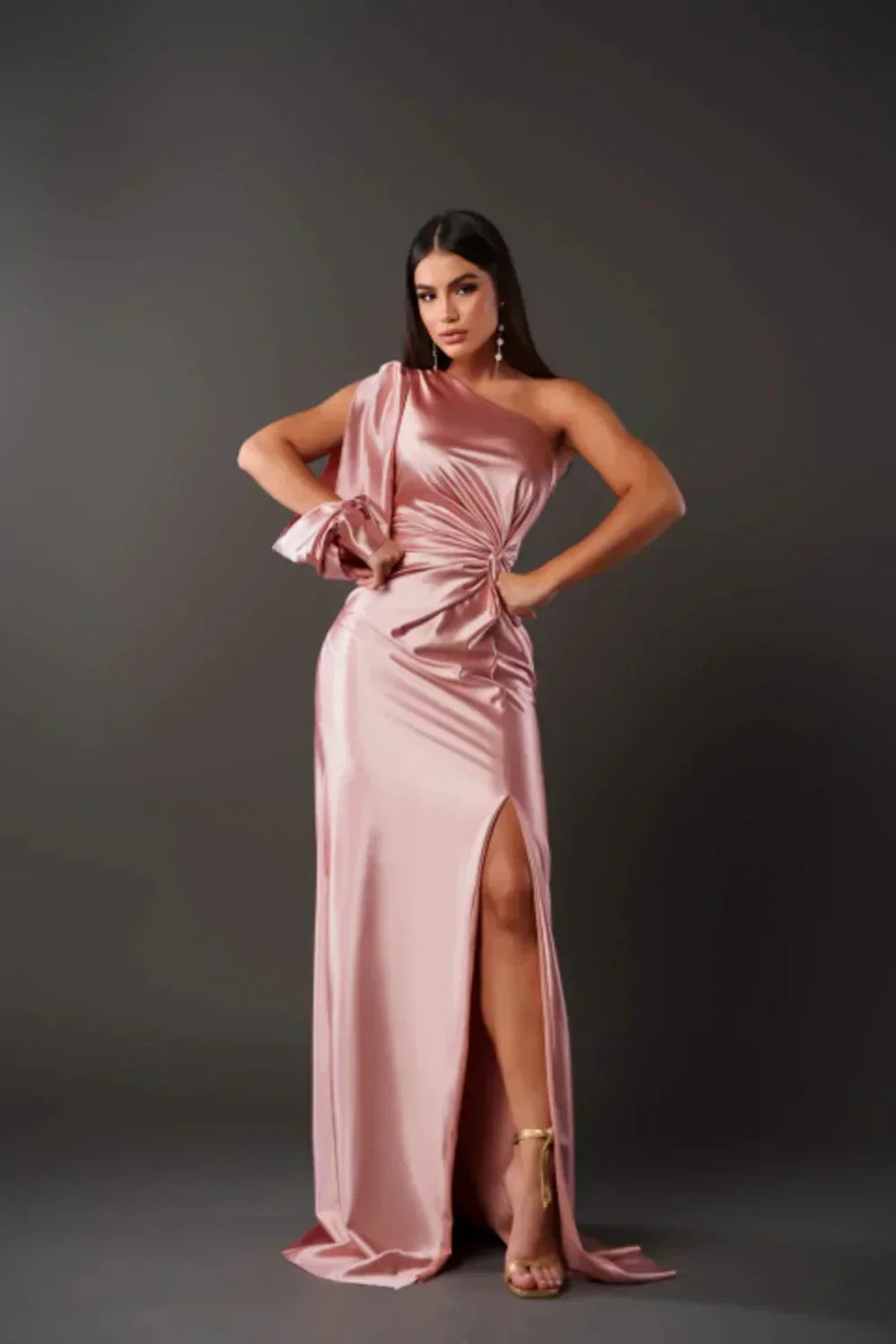 Zarra – Elegantes One-Shoulder-Maxikleid