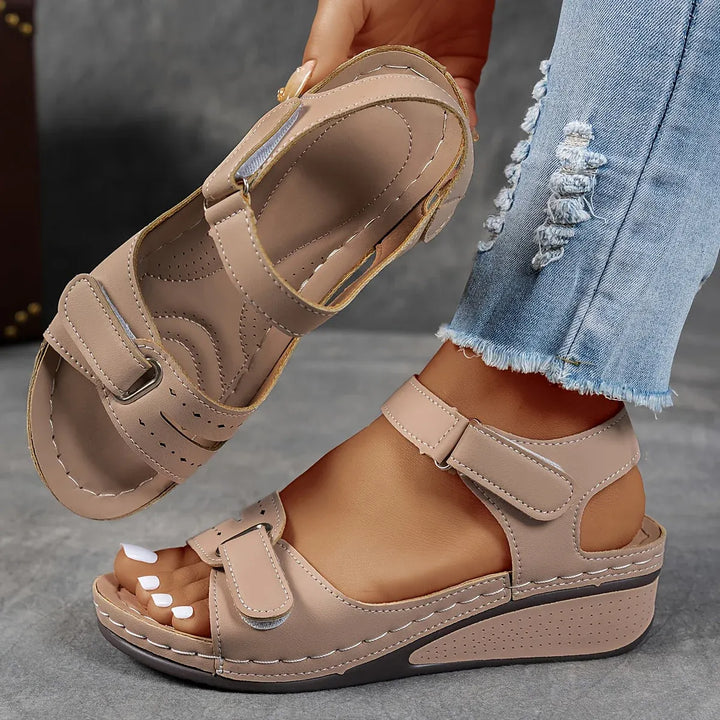 Cherry – Elegante orthopädische Sandalen