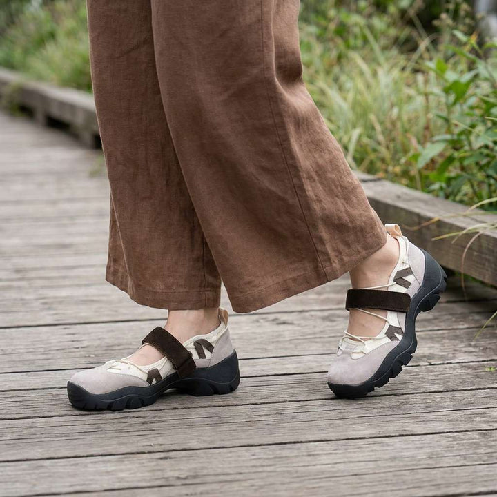 Claudia – Bequeme Slipper mit Klettverschluss