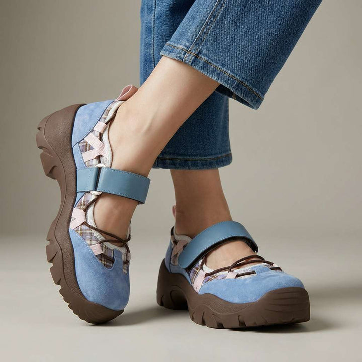 Claudia – Bequeme Slipper mit Klettverschluss
