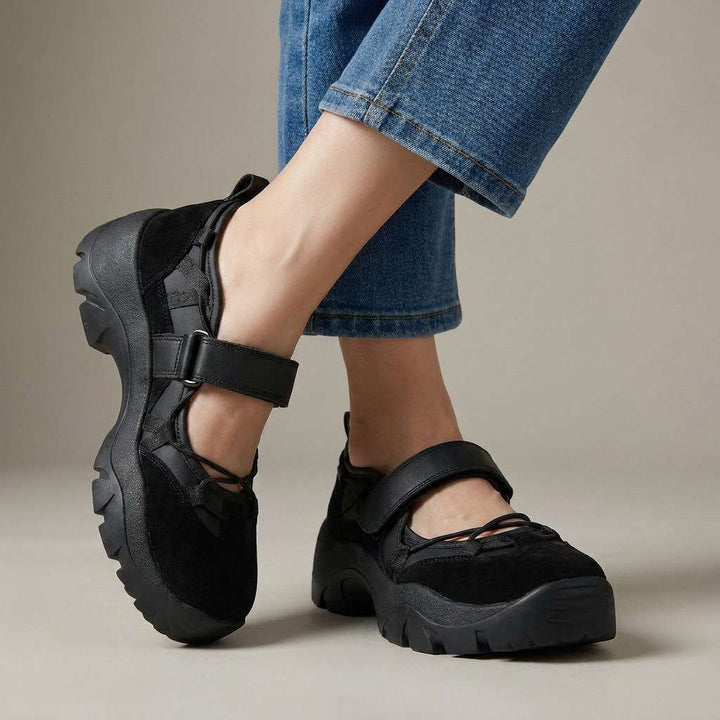 Claudia – Bequeme Slipper mit Klettverschluss