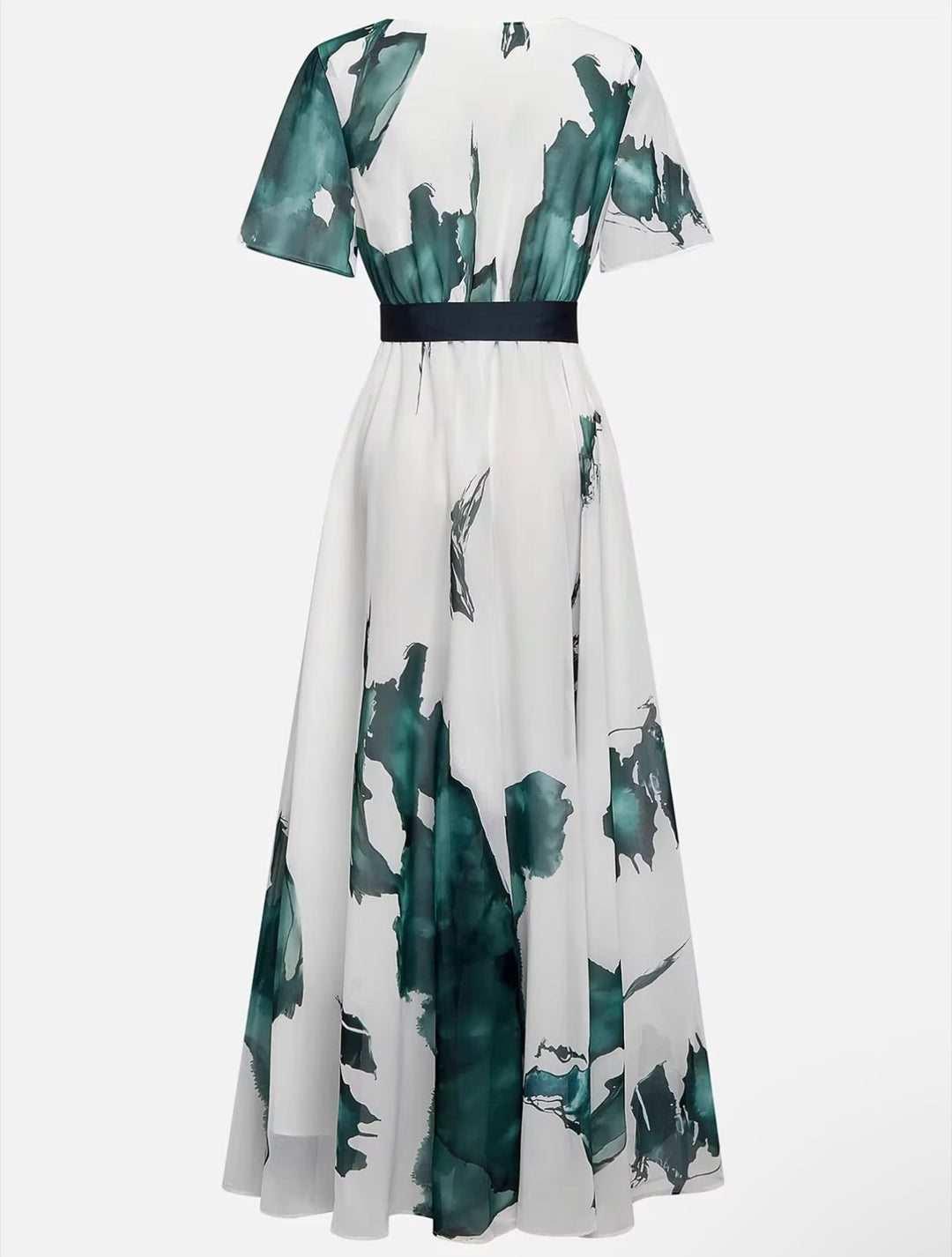 Nikka – Fließendes Maxikleid mit Aquarellmuster und Taillenband