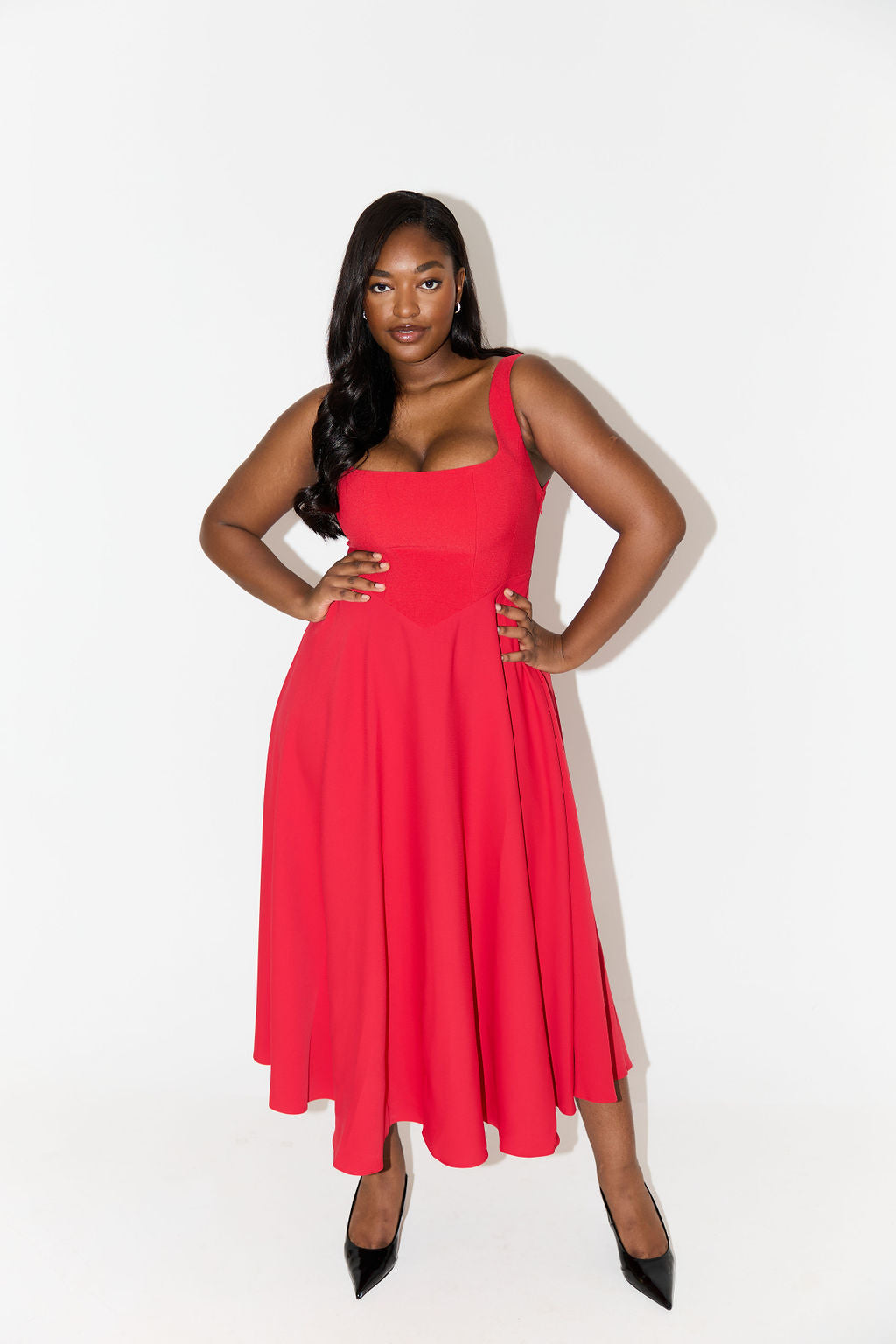 Leah – Zeitloses, fließendes Midikleid