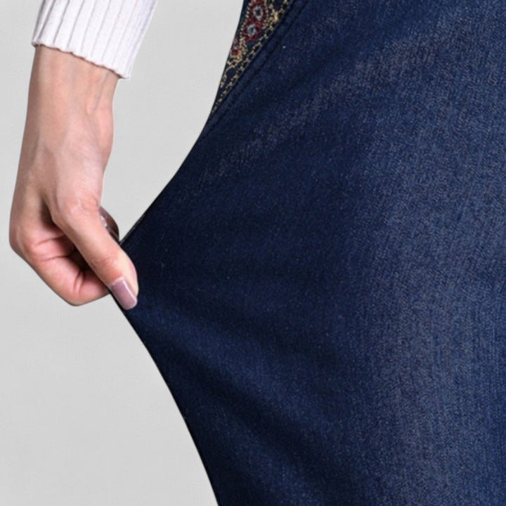 Nerisa – Jeans mit Seitentaschen und Elastikbund