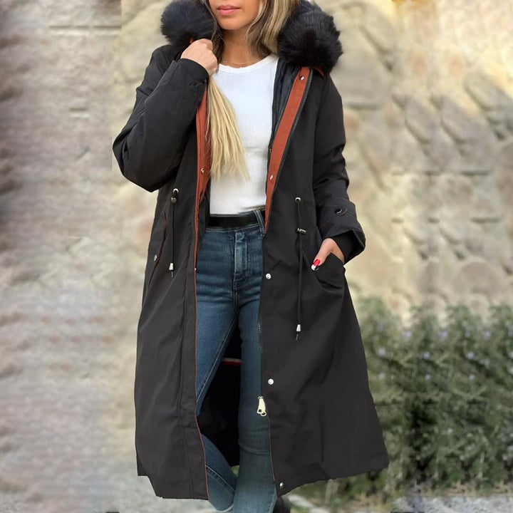 Fionna – Damen-Winterjacke mit Kapuze und weichem Fellkragen