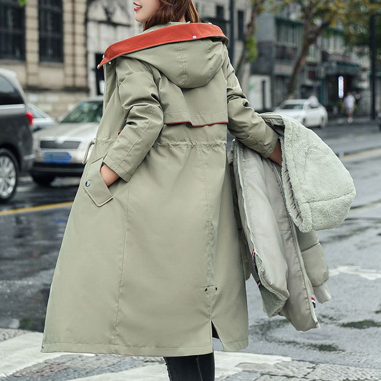 Fionna – Damen-Winterjacke mit Kapuze und weichem Fellkragen