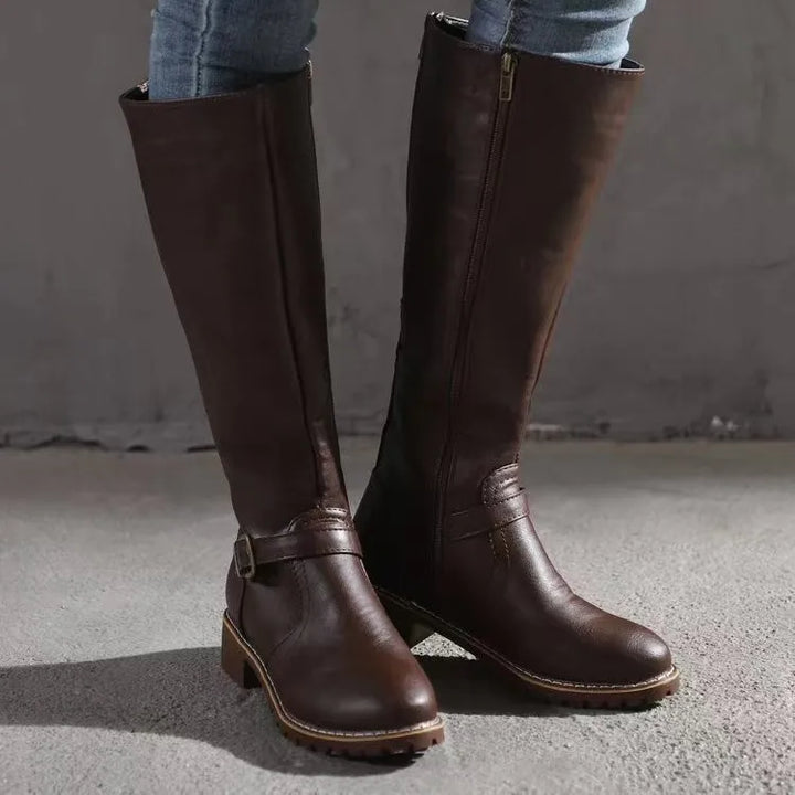 Wrenley - Stützende Lederstiefel mit Schnalle