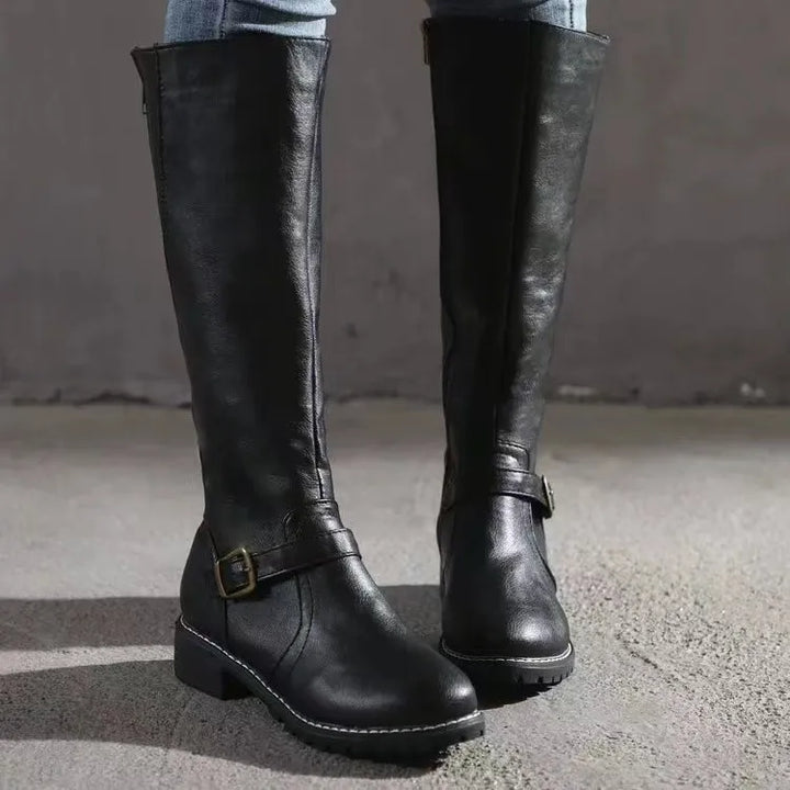 Wrenley - Stützende Lederstiefel mit Schnalle