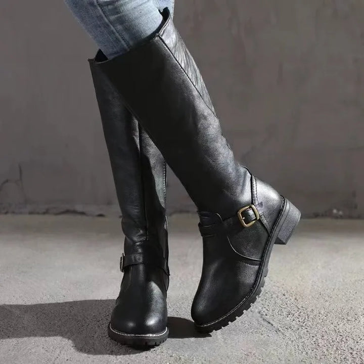 Wrenley - Stützende Lederstiefel mit Schnalle